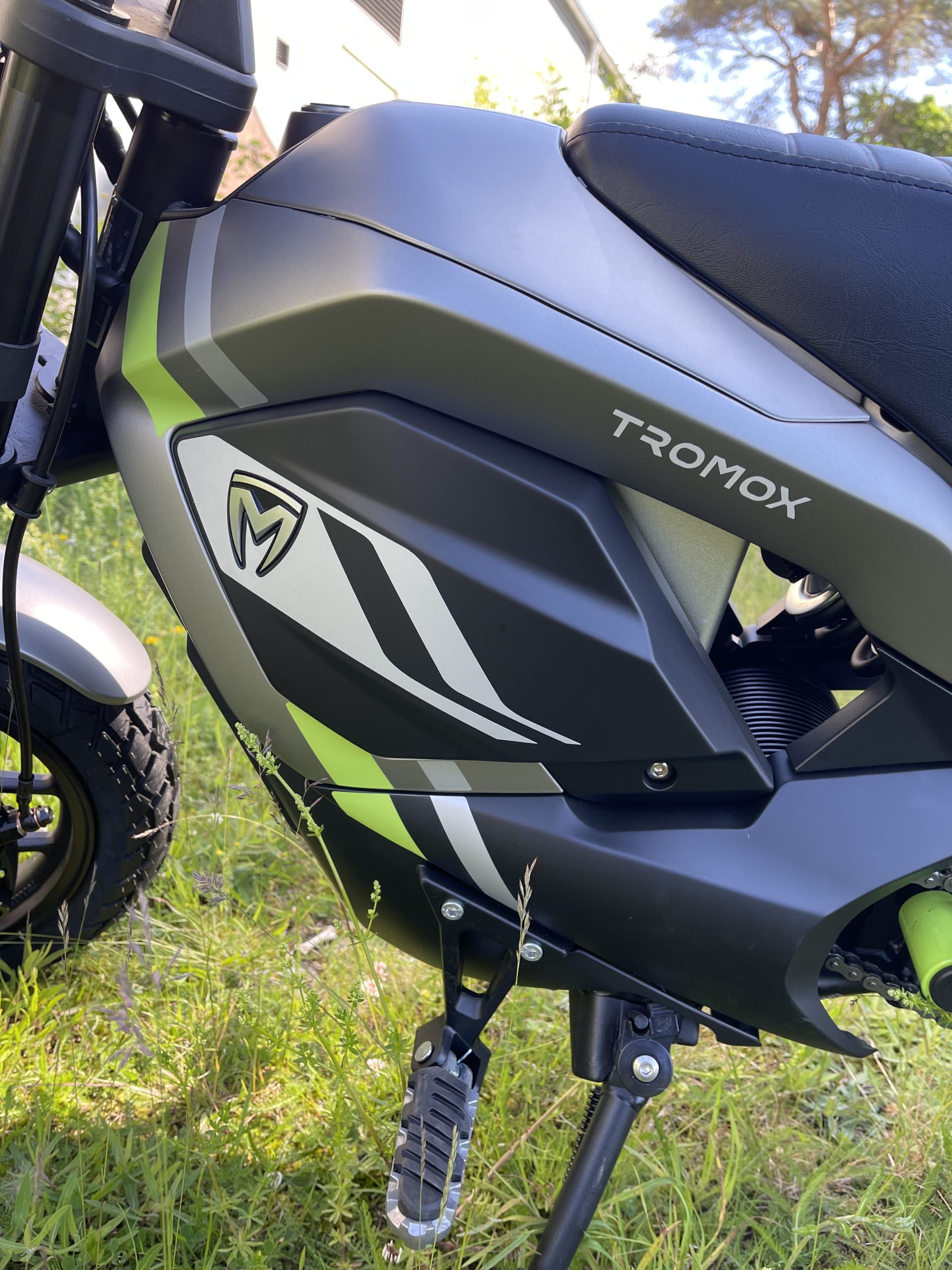 TROMOX MINO-B - Elmoped Klass1 - Mittmotor - Räckvidd 90 Km - Elscooter ...