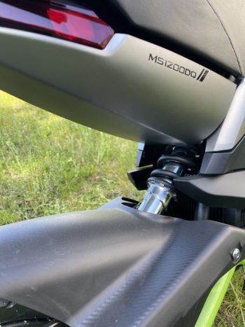 image00006 Tromox Mino-B är 100% elektrisk. Mittmotor. Räckvidd 90 km. <span class="Y2IQFc" lang="sv">Med automatisk avkänningsfunktion, realtidsvisning av batteristatus, låter dig utföra din resa med lätthet.</span> TROMOX MINO-B - elmoped klass1 - mittmotor - räckvidd 90 km