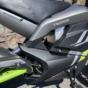 image00034 Tromox Mino-B är 100% elektrisk. Mittmotor. Räckvidd 90 km. <span class="Y2IQFc" lang="sv">Med automatisk avkänningsfunktion, realtidsvisning av batteristatus, låter dig utföra din resa med lätthet.</span> TROMOX MINO-B - elmoped klass1 - mittmotor - räckvidd 90 km