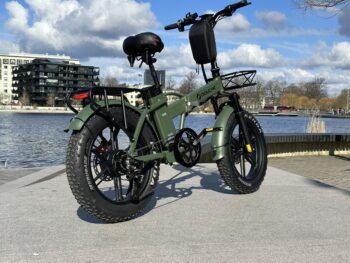image00031 Vi presenterar Elcykel DOUCHEBIKE 1000W PLUS, en exceptionell kombination av kraft och finess för den moderna cyklisten. Påbörja en resa av effektivitet och stil med denna toppmoderna e-cykel. Elcykel DOUCHEBIKE 1000W PLUS - Hopfällbar - Räckvidd 100km