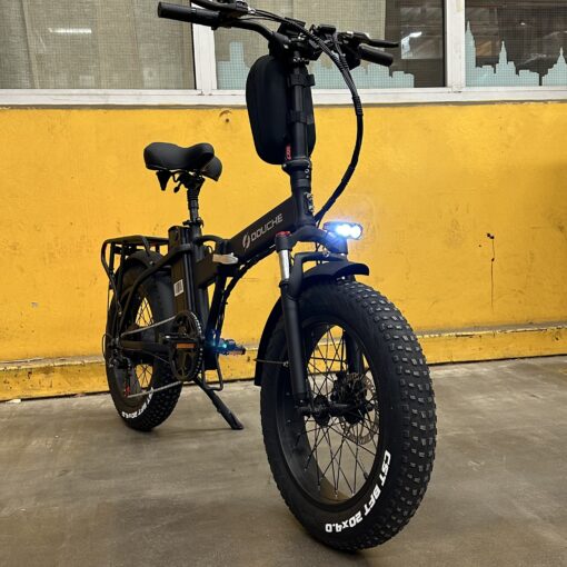 prfilbild HERR scaled Välkommen till en värld av modern cykling med "Elcykel DOUCHEBIKE 750W" från Elscooter Sweden. Denna elcykel representerar en ny nivå av prestanda och bekvämlighet för både stadspendlare och äventyrssökare. <h3><b>Vilka regler gäller för elcyklar? </b></h3> Vi rekommenderar dig att läsa följande regler från Transportstyrelsen som du hittar <a href="https://www.transportstyrelsen.se/sv/vagtrafik/Fordon/Fordonsregler/Moped/Elcykel/" target="_blank" rel="noopener">här</a> För fler uppdateringar följ oss på <a href="https://www.instagram.com/elscootersweden/" target="_blank" rel="noopener">Instagram</a>. <p id="tw-target-text" class="tw-data-text tw-text-large tw-ta" dir="ltr" data-placeholder="Translation"><span class="Y2IQFc" lang="sv">Kolla fler <a href="https://elscootersweden.com/produkt-kategori/elcykel/">elcyklar</a> från Elscooter Sweden.</span></p> Elcykel DOUCHEBIKE 750W Standard