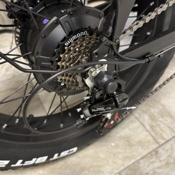 vaxlar bak Elcykel DOUCHEBIKE 750W Svan Elcykel DOUCHEBIKE 750W Svan