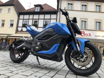 RS1iii ElmotorTINBOT RS1 Elmotorcykel TINBOT RS1 - 20000W Peak power - 120 km/h - Räckvidd 20 mil