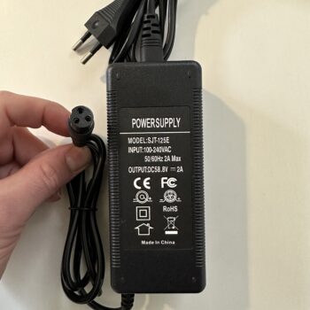 image1 1 Batteriladdare till elscooter 52V elsystem - GX16 kontakt Batteriladdare till elscooter 52V elsystem - GX16 kontakt - output 58,8V