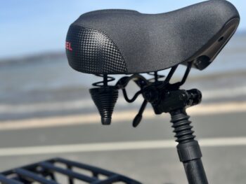 gggggg87 Vi presenterar Elcykel DOUCHEBIKE 1000W PLUS, en exceptionell kombination av kraft och finess för den moderna cyklisten. Påbörja en resa av effektivitet och stil med denna toppmoderna e-cykel. Elcykel DOUCHEBIKE 1000W PLUS - Hopfällbar - Räckvidd 100km