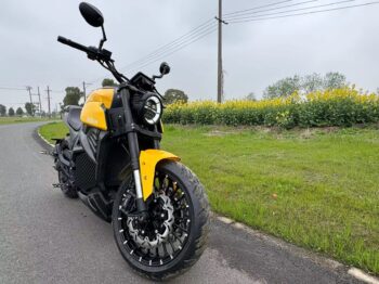 WeChat Image 20240328170228 Elmotorcykel Rezon Bohemia - Peak 15000Watt - 30 Mil Elmotorcykel Rezon Bohemia - Peak 20000Watt - 150 km/h - 30 Mil
