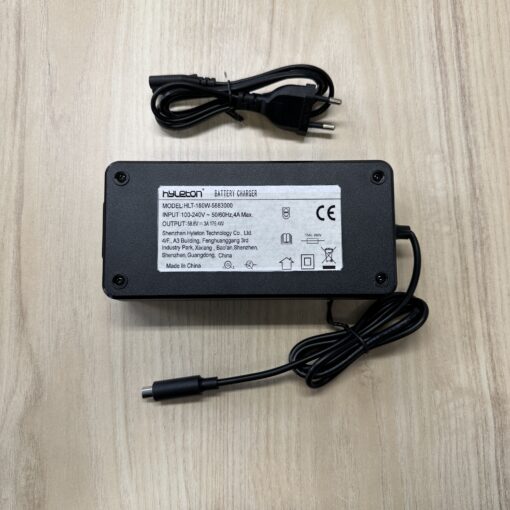 laddare 588V RC kontakt scaled Snabbladdare Snabbladdare 52V/3A elsystem med RCA kontakt - output 58,8V