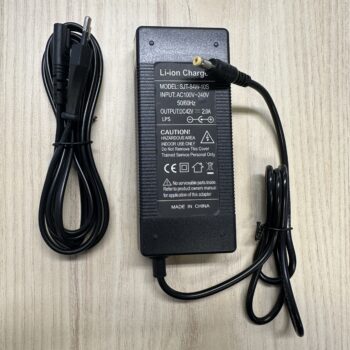 Laddare 36V/2A - output 42V - 2,1mm kontakt