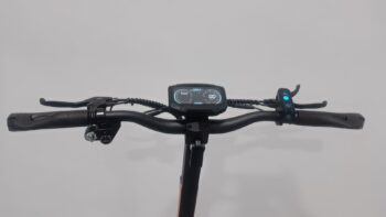 Douche styret <h2>Elscooter DOUCHE DRAKEN 2200W</h2> KOMMANDE: Elscooter DOUCHE DRAKEN 2200W - Räckvidd 80 km