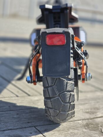 bakifran <h3>Tvåhjulsdrift 1100w + 1100w</h3> Elscooter DOUCHE DRAKEN 2200W - Räckvidd 80 km - Hastighet 65 km/h