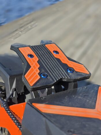 kick plattan <h3>Tvåhjulsdrift 1100w + 1100w</h3> Elscooter DOUCHE DRAKEN 2200W - Räckvidd 80 km - Hastighet 65 km/h