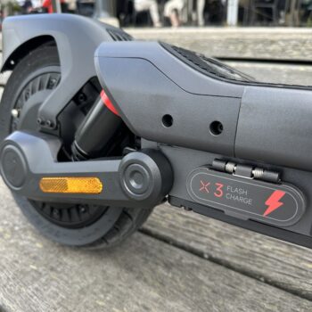 IMG 4808 Segway Ninebot MAX G3 E Upptäck Ninebot MAX G3 E, en kraftfull och pålitlig elscooter för alla. Perfekt för stadens gator och längre resor. Segway Ninebot MAX G3 E - Den ultimata elscootern 2025