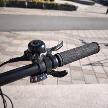 10 <h2 class="" data-start="101" data-end="165">Elcykel KROSS 250W - mittmotor</h2> Elcykel KROSS 250W - mittmotor -100km Räckvidd